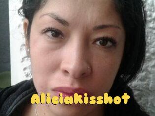 Aliciakisshot