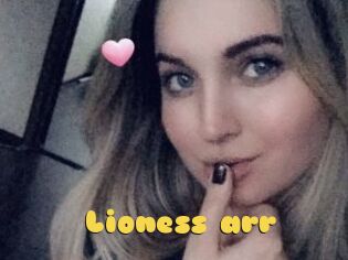 Lioness_arr