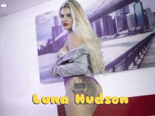 Luna_Hudson