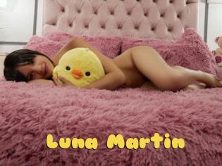 Luna_Martin