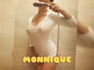 MONNIQUE_