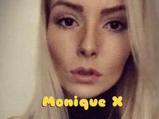 Monique_X