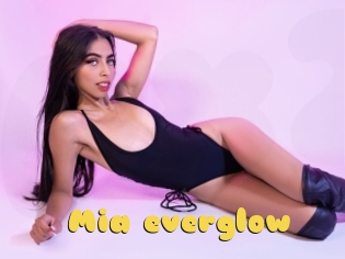 Mia_everglow