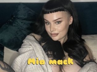 Mia_mack