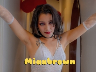 Miaxbrown