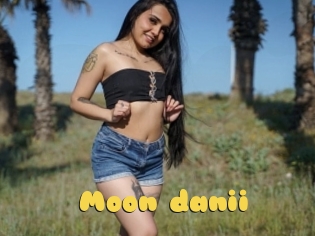 Moon_danii